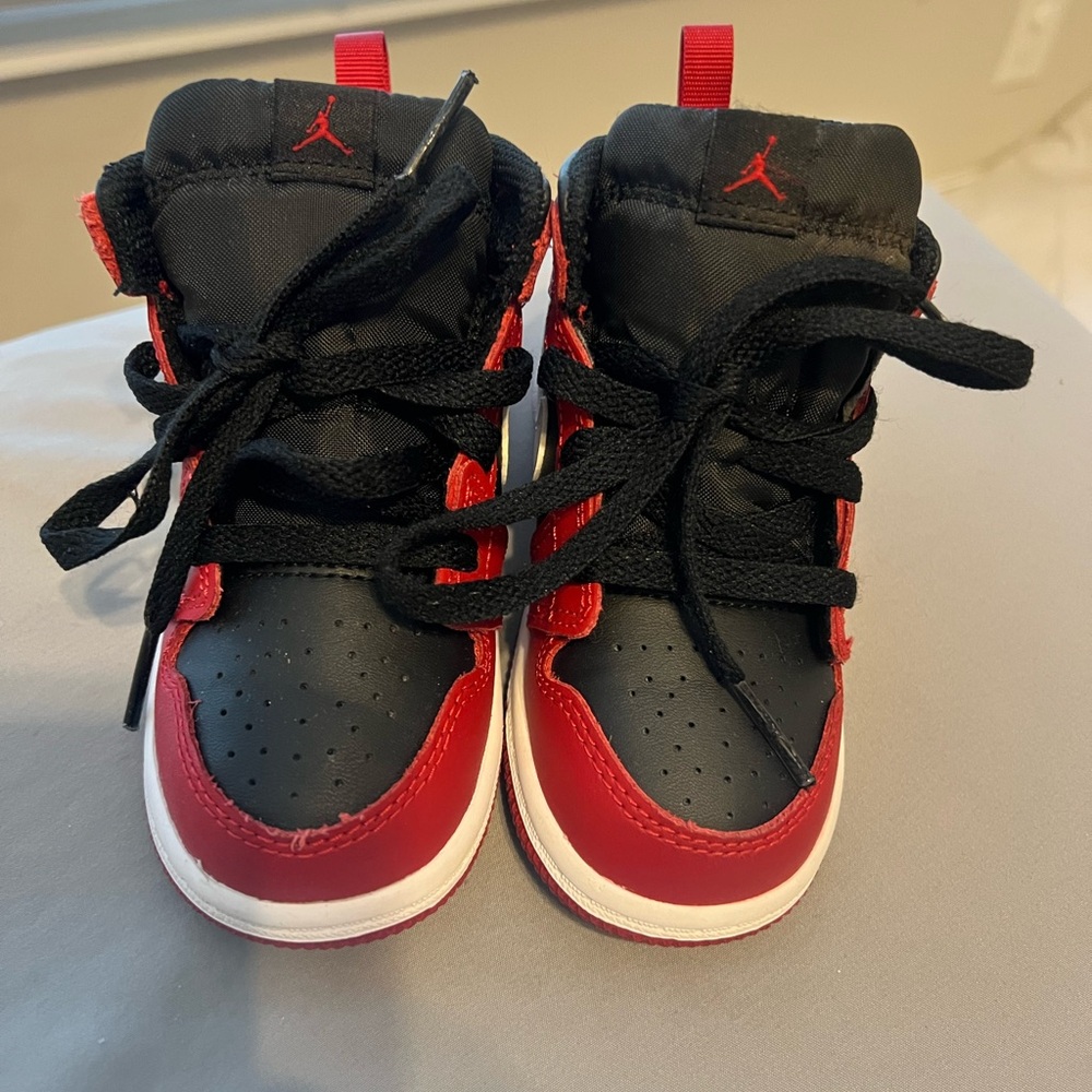 Jordan 1s size 7C Kids Black and Red Sneakers